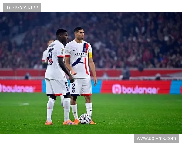 巴黎圣日耳曼客场挑战斯特拉斯堡，榜首争夺战攻防效率成关键